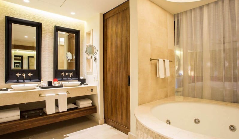 SECRETS AKUMAL JUNIOR SUITE PARTIAL OCEAN VIEW WASHROOM